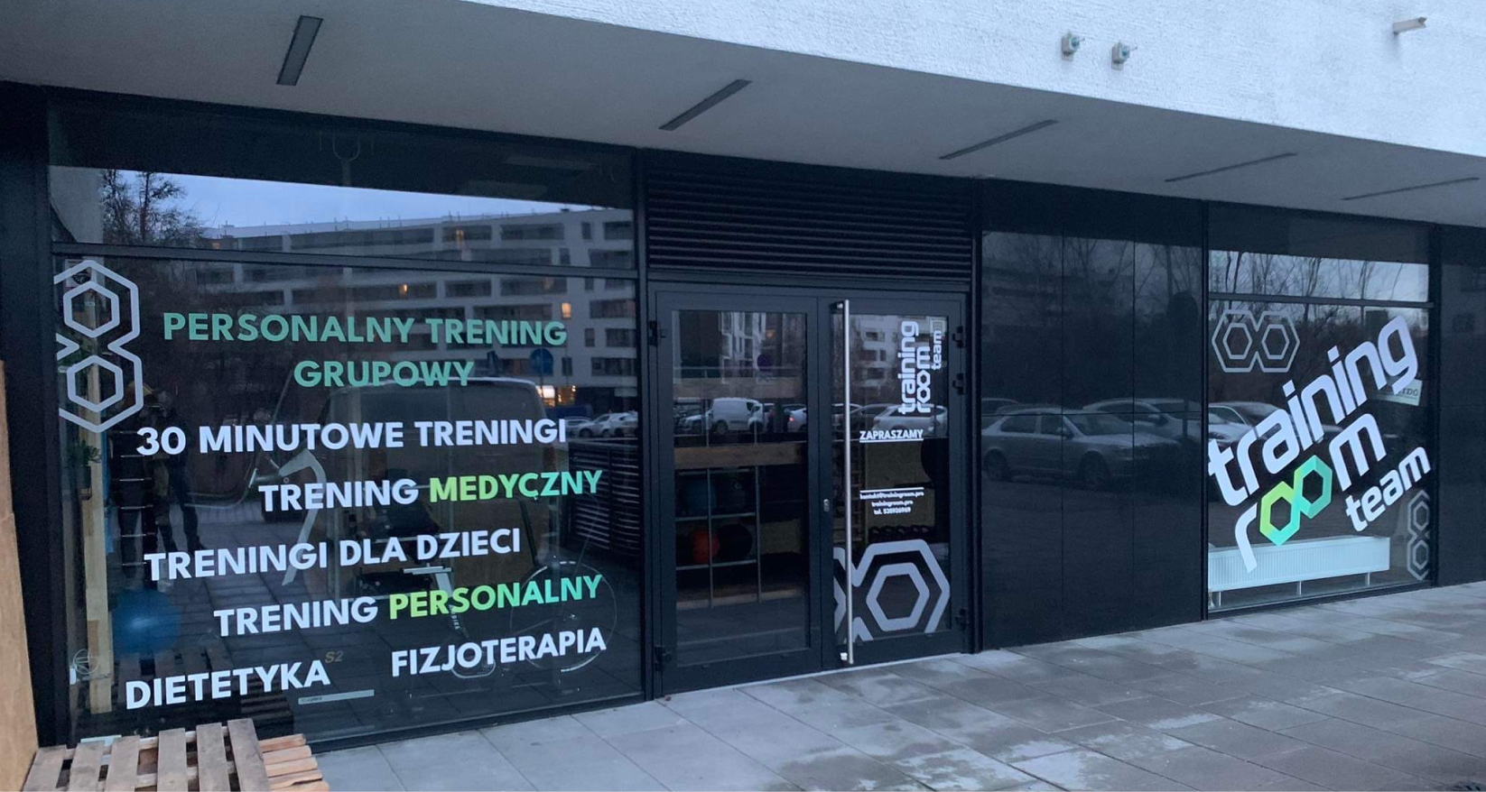 Storefronts — shop window displays — 2